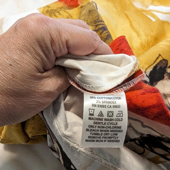 Nie & Zoe cotton Spandex Skirt. Floral Pattern. Yellow, brown, cream, orange . - Picture 4 of 5